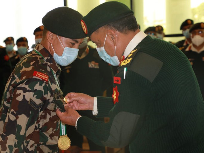 उपरथीको दज्र्यानी चिह्न अधिकारीलाई